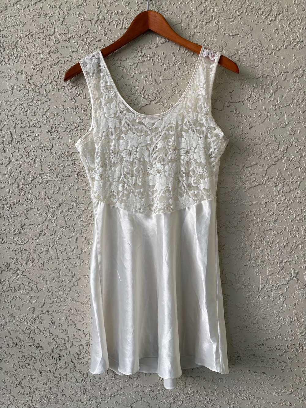 Vintage Victoria Secret Ivory Satin Floral Lace Slip Dress Bridal Coquette - S
